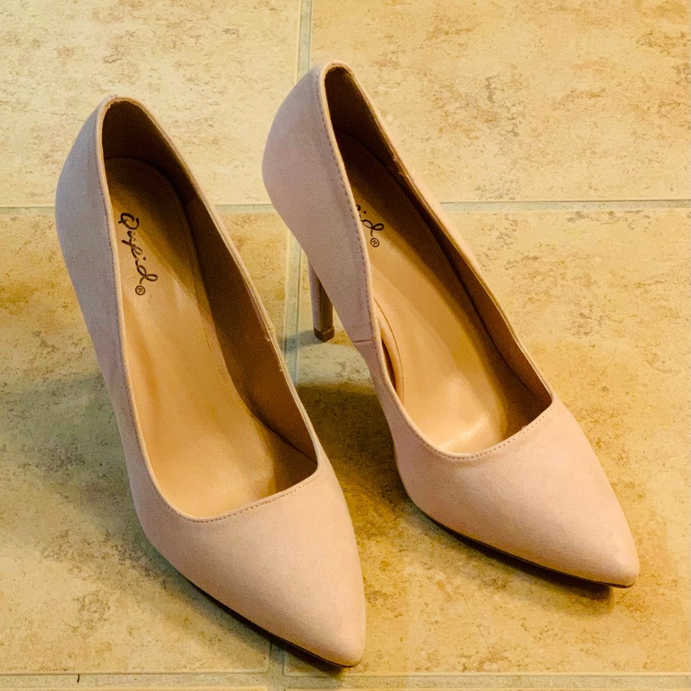 Qupid Show-01 Nude Pumps